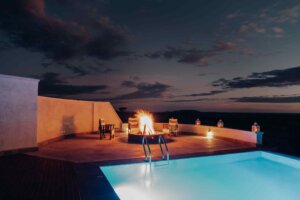 Bonfire and pool Salinero Serengeti Lodge