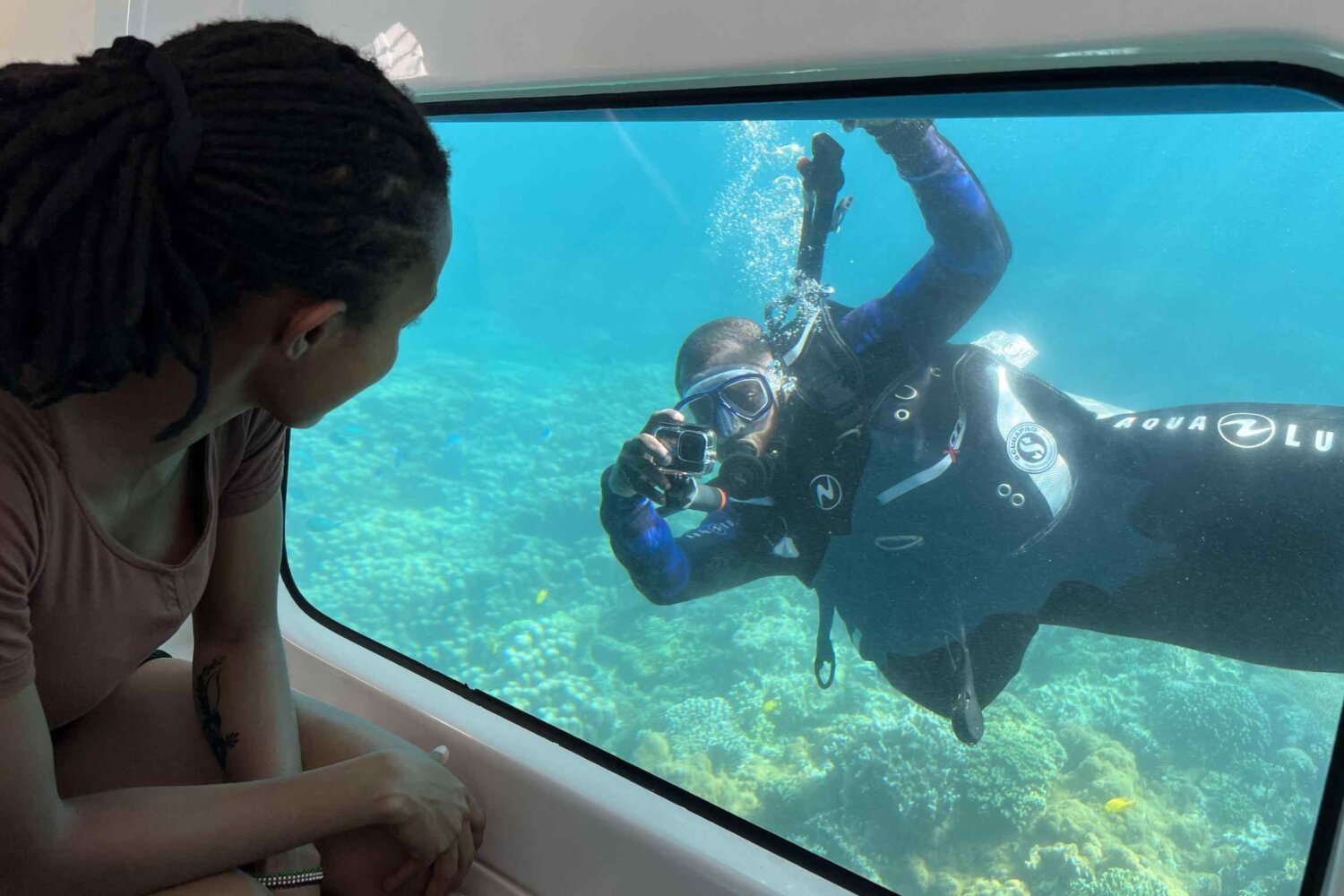 Semi-submarine Tour Zanzibar, Tanzania