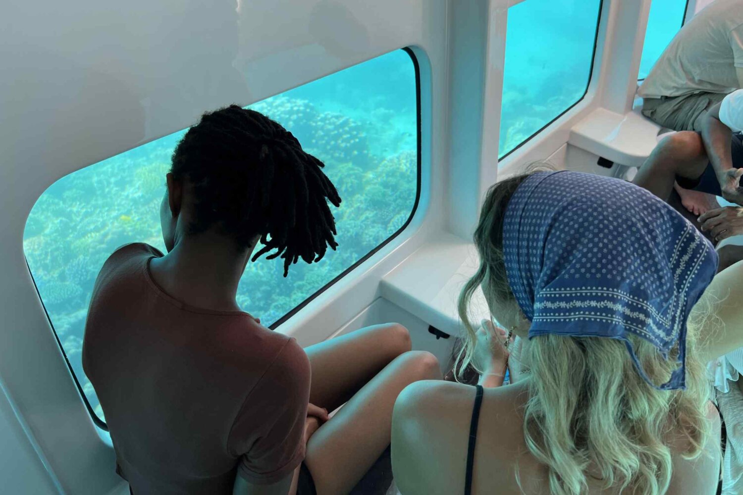 Semi-submarine Tour Zanzibar, Tanzania